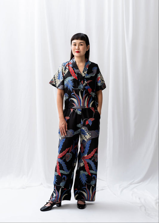 Rimbun Wrap Top