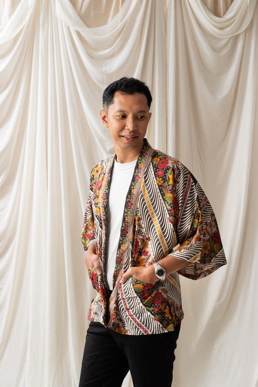 Meera Kimono