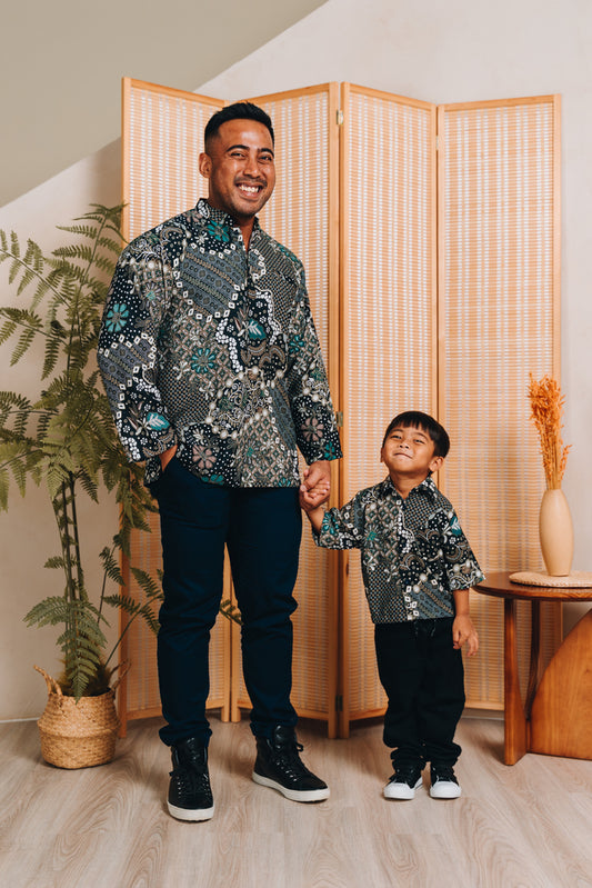 The print on the Ilham shirt is a blend of floral and miniature geometric shapes, which has the likes of the Sekar Jagad print.