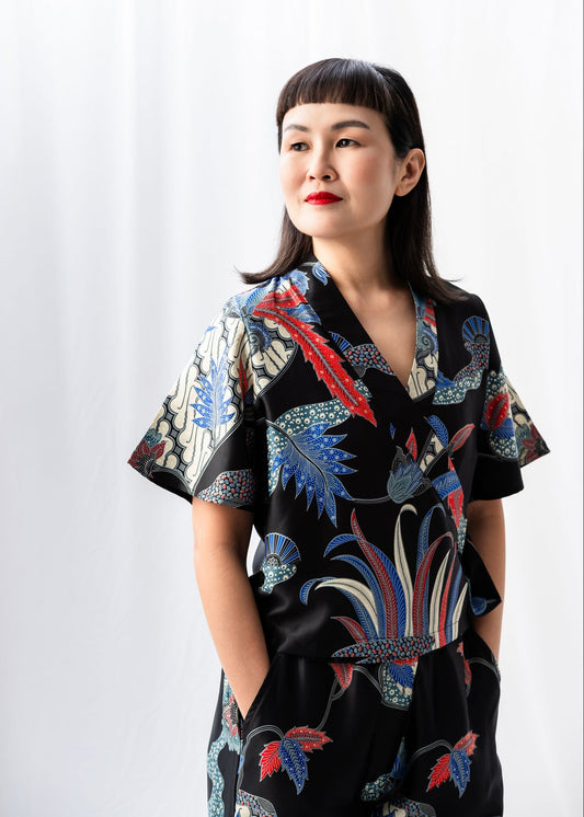 Rimbun Wrap Top