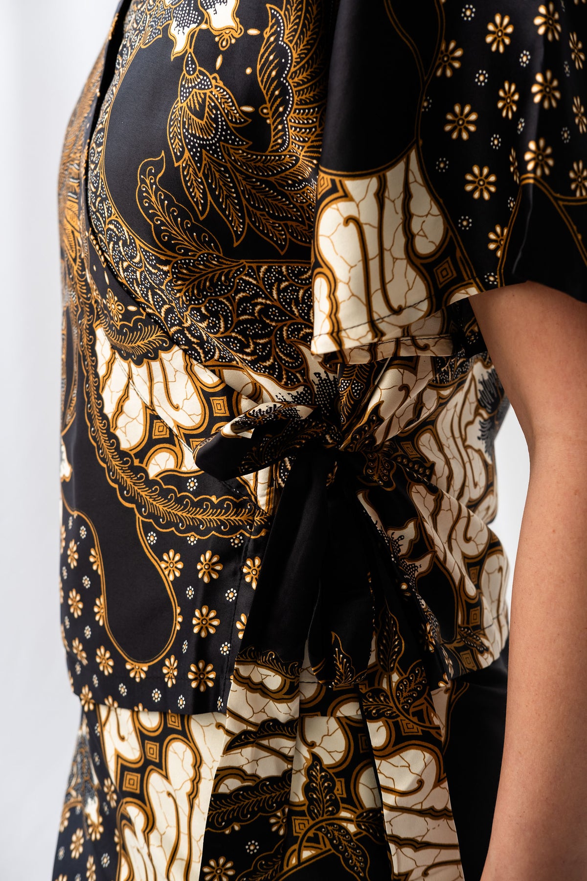 Kelana Wrap Top