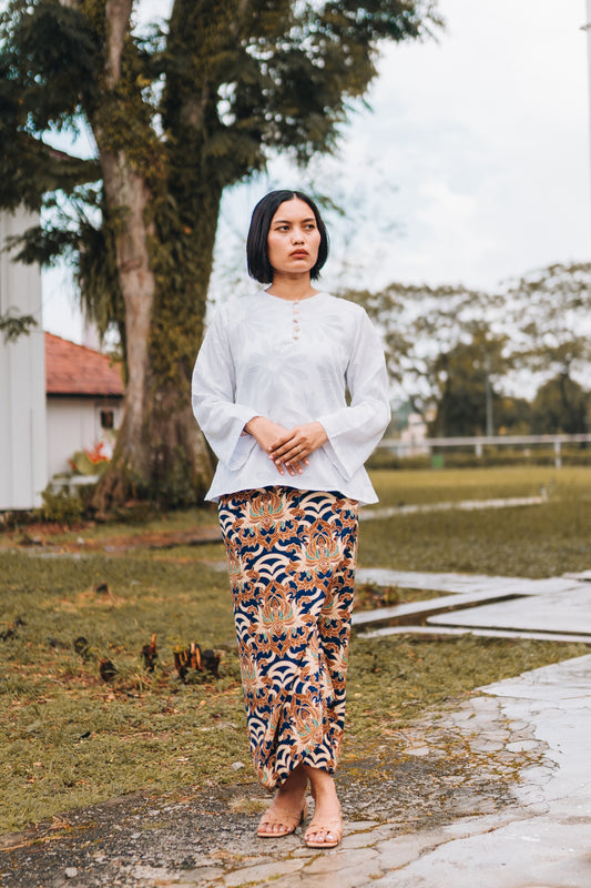 Anggun Kurung Set